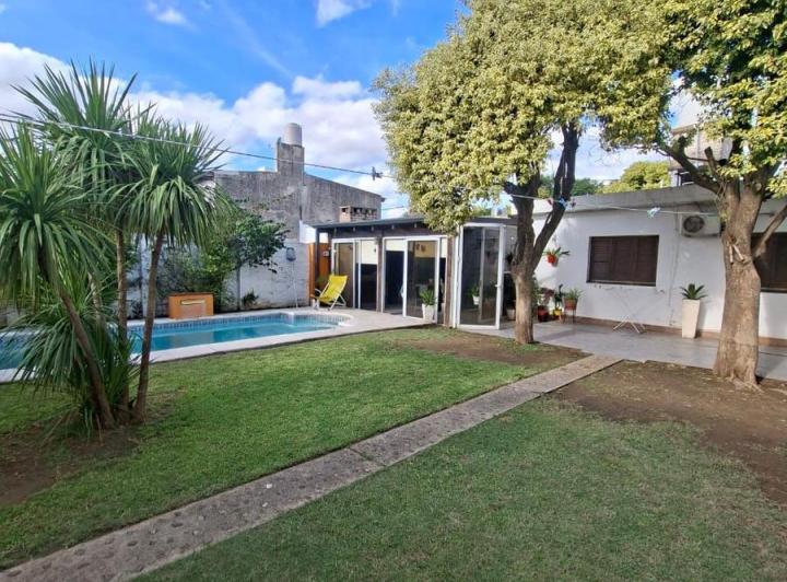 Casa · 248m² · 7 Ambientes · 1 Cochera