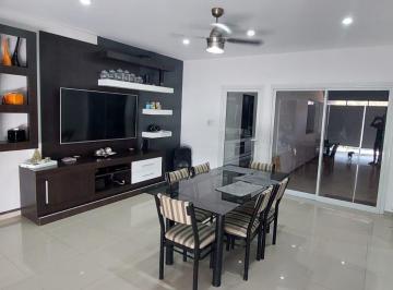 Casa · 205m² · 3 Dormitorios · Duplex en Nuevo Poeta Lugones