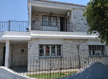 Casa · 315m² · 7 Ambientes · 2 Cocheras · Casa - Centro America