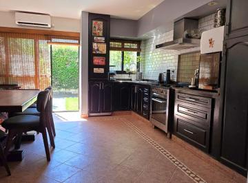 Casa · 142m² · 4 Ambientes · 1 Cochera · Duplex en Villa Pueyrredon