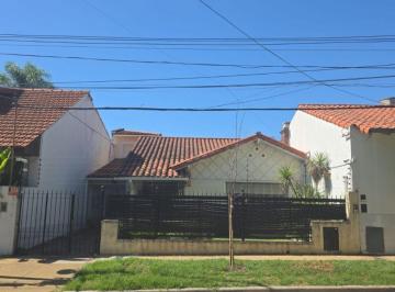 Casa de 4 ambientes, Vicente López · Casa de 3 Ambientes + Ambiente en Planta Alta – Apta Crédito – Olivos Golf