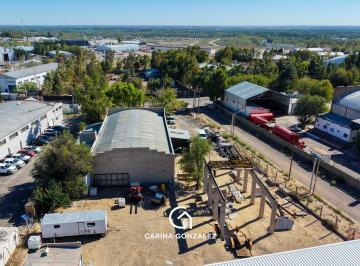 Bodega-Galpón · 704m² · 2 Ambientes · Galpón en Alquiler