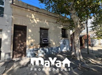 Casa · 224m² · 4 Ambientes · 1 Cochera · Casa en Venta - Campana