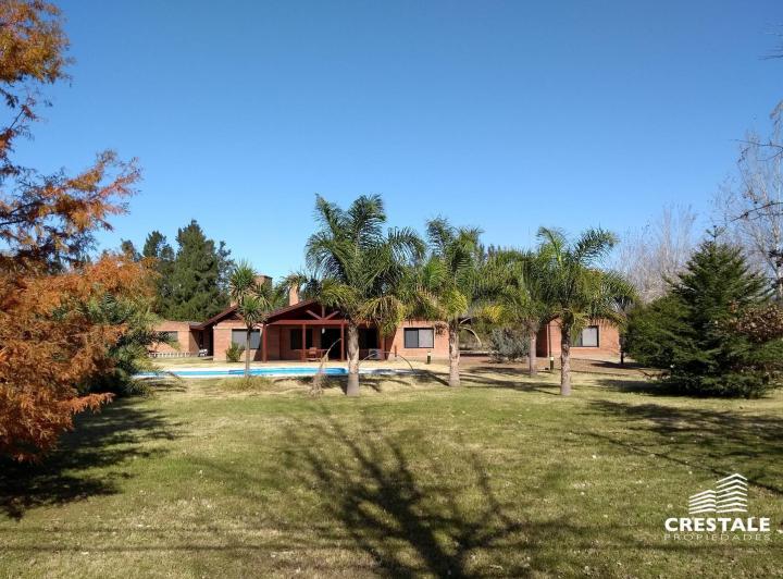 Casa · 350m² · 7 Ambientes · 4 Cocheras