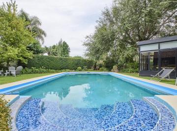 Casa · 323m² · 4 Dormitorios · 6 Cocheras · Venta Casa Espectacular en Bello Horizonte - Tigre - 3 Dorm. - Pileta