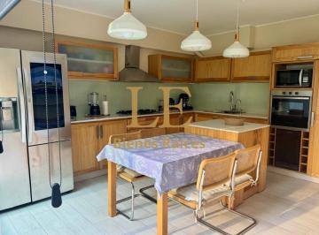 Casa · 190m² · 5 Ambientes · 1 Cochera · Casa en Venta con Pileta, Colegiales