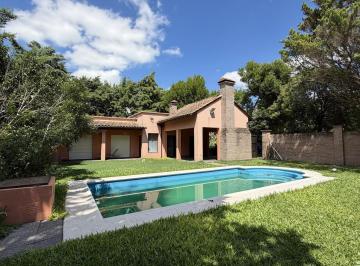 Casa · 600m² · 4 Ambientes · 1 Cochera · Casa en Funes Esquina Zonda y José Ingenieros
