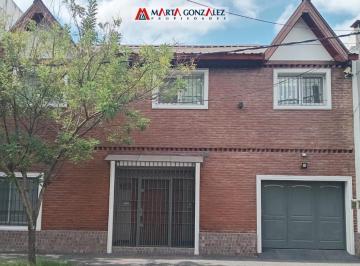 Casa · 250m² · 5 Ambientes · 1 Cochera · Villa Sarmiento, Casa Cuatro Dorm. Uno en Suite