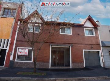 Casa · 250m² · 5 Ambientes · 1 Cochera · Villa Sarmiento, Casa Cuatro Dorm. Uno en Suite