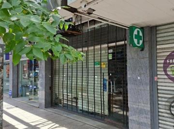 Local comercial · 62m² · Locales - a La Calle - Ramos Mejía, Gran Bs. As. Oeste