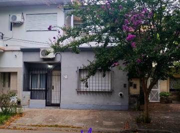 PH · 70m² · 3 Ambientes · PH Independiente, 3 Ambientes con Parrilla