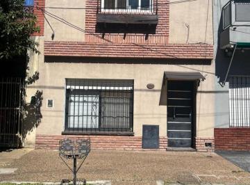 Casa · 180m² · 4 Ambientes · Bajo de Precio! Duplex en Jose Leon Suarez