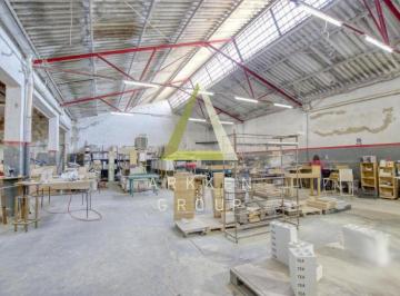 Bodega-Galpón · 1210m² · Galpón en Alquiler en Vicente Lopez