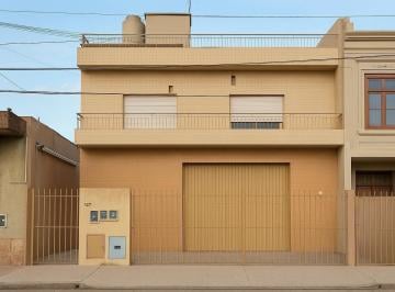 Casa · 336m² · 10 Ambientes · 10 Cocheras · Venta Galpón con 3 PH en Villa Ballester – Oportunidad en Bloque