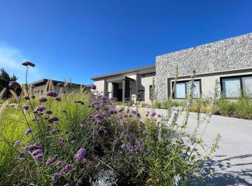 Casa · 580m² · 7 Ambientes · 8 Cocheras · Alquiler Casa Fincas San Vicente Golf Pileta