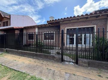 Casa · 220m² · 4 Ambientes · 1 Cochera · Venta Casa 4 Ambientes – San Antonio de Padua