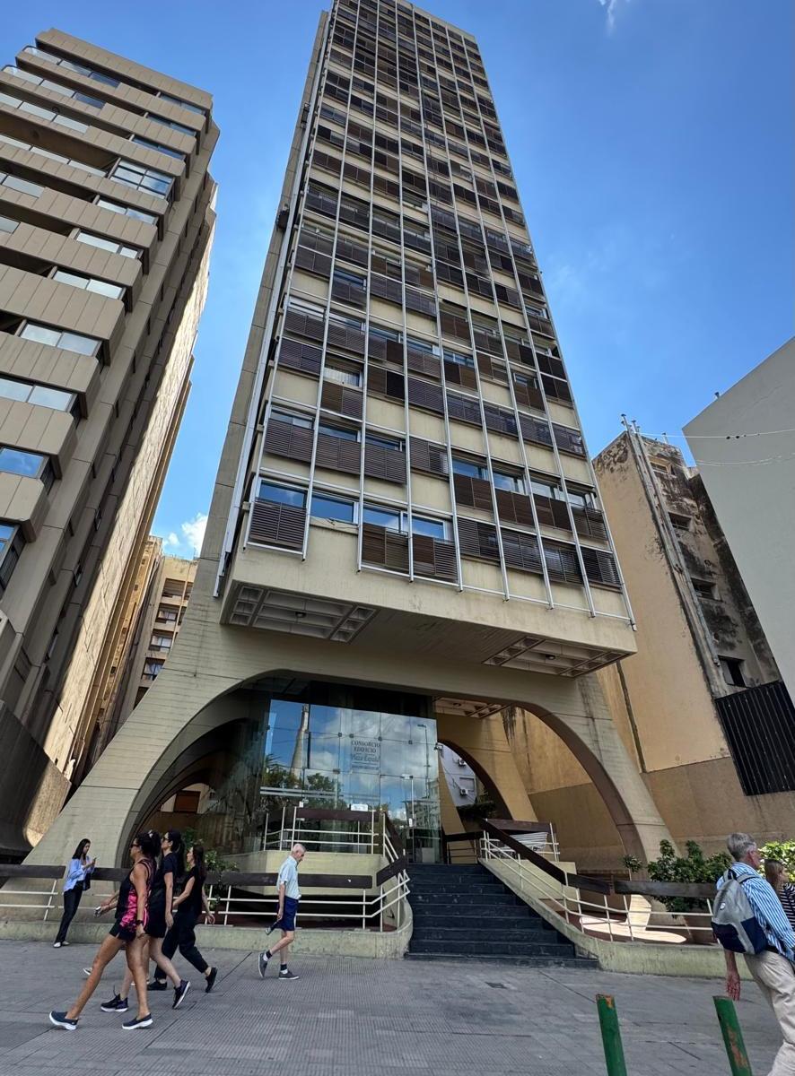 Avenida Hipólito Yrigoyen 582