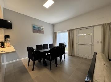 Casa · 225m² · 4 Ambientes · 2 Cocheras · Casa en Venta en Oliveros | 3 Dorm. | Pisicina | Quincho