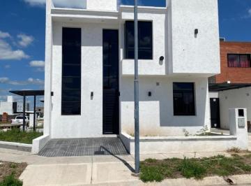 Casa · 101m² · 3 Ambientes · 1 Cochera · Duplex 2 Dorm. en Venta a Estrenar Docta Parque