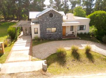 Casa de 4 ambientes, Chapadmalal · Marzo a Diciembre - Casa de 4 Ambientes con Pileta en Barrio Privado Barrancas de San Benito