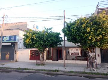 Casa · 50m² · 3 Ambientes · 1 Cochera · Venta de Casa en Lomas de Zamora