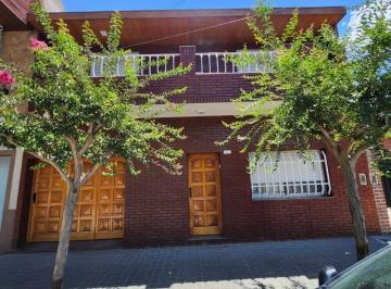 Casa · 5 Ambientes · 3 Cocheras · Venta de Casa de 5 Ambientes Ciudad Madero