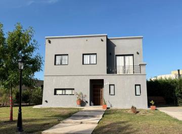 Casa de 5 ambientes, Pilar · Alquiler – Pilar del Este - Barrio San Eduardo