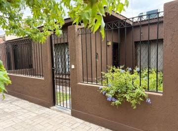 Casa de 1 ambiente, Dorrego · Noble Servicios Inmobiliarios Vende Casa en Excelente Estado en Dorrego