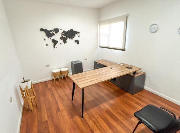 Oficina comercial · 305m² · Edificio de Oficinas en Alquiler en Barrio Juniors - Perfecto Para Coworking, Consultorios, Estudios