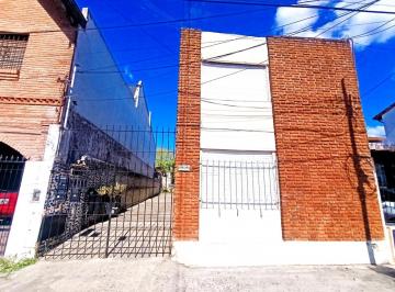 Departamento · 42m² · 2 Ambientes · 1 Cochera · Venta Duplex PH 2 Ambientes en Castelar, Sin Expensas, Cochera, Patio