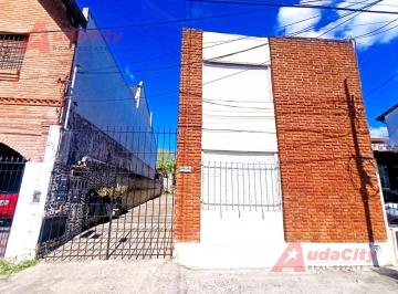 Departamento · 42m² · 2 Ambientes · 1 Cochera · Venta Duplex PH 2 Ambientes en Castelar, Sin Expensas, Cochera, Patio