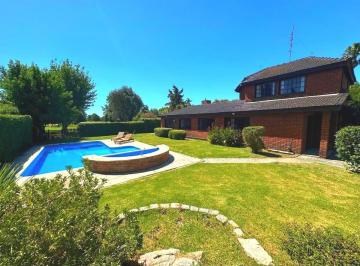 Casa · 215m² · 4 Ambientes · 2 Cocheras · Venta Casa 4 Ambientes, Parrilla, Pileta Barrio Indio Cua Exaltacion de La Cruz