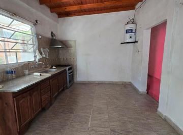 Casa · 90m² · 3 Ambientes · 2 Cocheras · Casa Americana 3 Ambientes en Alquiler en Ituzaingo Norte