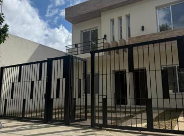 PH · 110m² · 4 Ambientes · 1 Cochera · PH en Lomas de Zamora Oeste