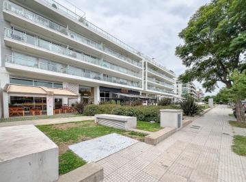 Local comercial · 116ha · 4 Ambientes · Local Comercial con Renta de 160 m² en Venta en Villa Urquiza