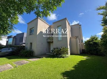 Casa · 196m² · 5 Ambientes · 3 Cocheras · Casa Venta 3 Dorm. Barrio San Francisco Lote de 831 m² Villanueva Tigre