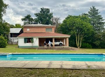 Casa · 202m² · 6 Ambientes · 1 Cochera · Casa en Venta, 4 Dorm., 3 Baños, Pileta, Amplio Parque. Villa La Bolsa