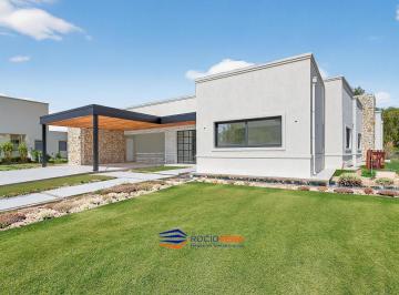 Casa · 241m² · 7 Ambientes · Casa a La Venta en Terravista, General Rodriguez