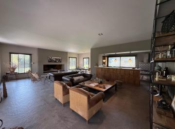 Casa · 205m² · 4 Ambientes · Casa en Alquiler 24 Meses - Barrio Privado Rumenco