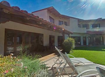 Casa · 280m² · 10 Ambientes · 2 Cocheras · Casa Familiar en El Club de Campo Mendoza con Tour Virtual