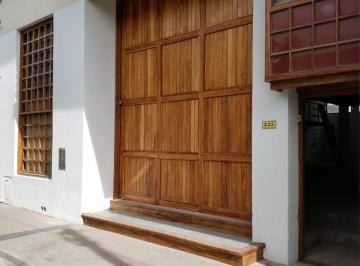 Bodega-Galpón · 240m² · Galpón en Alquiler - Zona Industrial - Rep. de Cuba y Juan B Justo