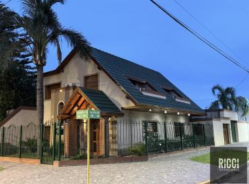 Casa · 300m² · 4 Ambientes · 1 Cochera · Casa 4 Ambientes en Venta Barrio Parque Calchaqui Quilmes