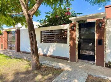 Casa · 270m² · 4 Ambientes · 2 Cocheras · Casa Venta Ituzaingo