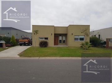 Casa · 475m² · 4 Ambientes · Casa en San Ramon