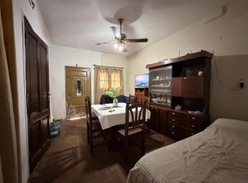 Casa · 55m² · 6 Ambientes · Venta Casa Al Frente (En Ph) Barrio Abasto