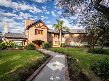 Casa · 466m² · 3 Dormitorios · 2 Cocheras · Casa en Las Delicias