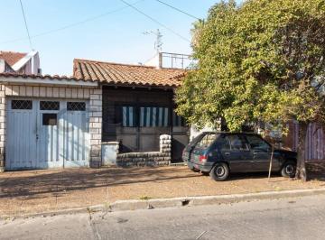 Terreno · 190m² · 4 Ambientes · 2 Cocheras · Venta Casa Principal de 3 Amb + Dpto 2 Amb - m. Coronado - Acepta Permuta