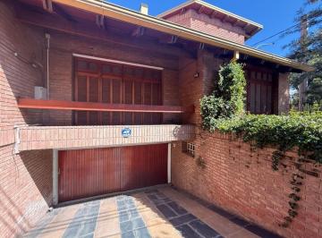 Casa · 425m² · 5 Ambientes · 3 Cocheras · Se Vende Amplia Casa de 4 Dorm. en Barrio Pueyrredon!propiedad Ideal Par