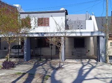 PH de 3 ambientes, La Plata · Venta! 136 y 34 Hermoso Duplex, Dos Dorm, Cochera, Parque y Quincho