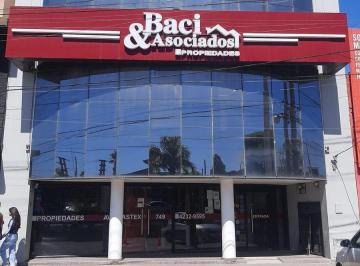 Edificio · 852m² · 3 Cocheras · Edificio Comercial en Venta